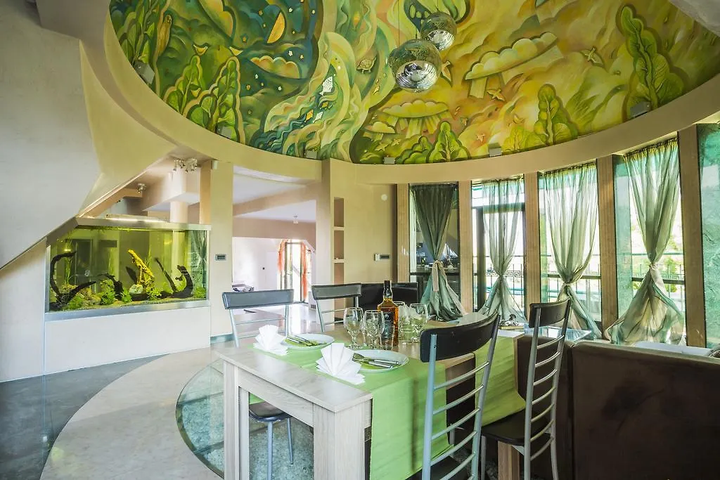 Luxury Penthouse Three Level Apartment Sofía 0*,
